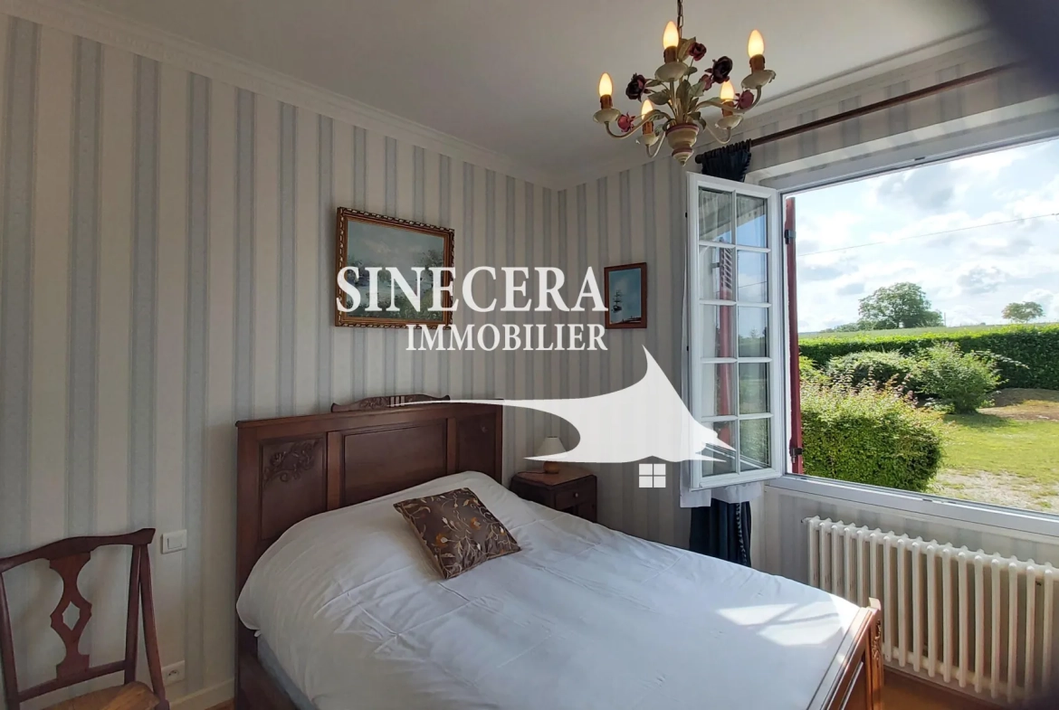 Maison à vendre de 170 m² avec piscine et grand hangar à Bordeilles 