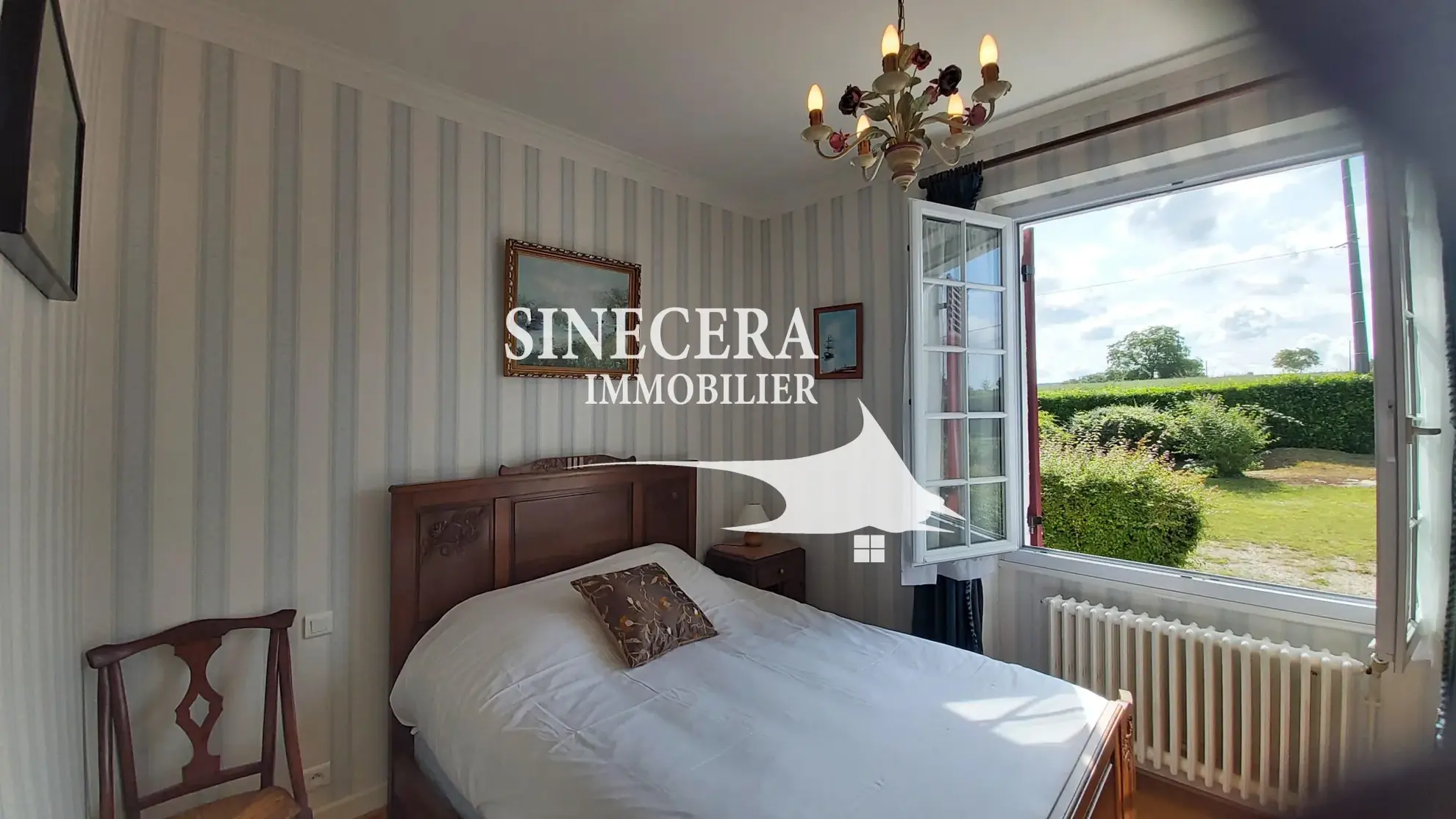Maison à vendre de 170 m² avec piscine et grand hangar à Bordeilles 