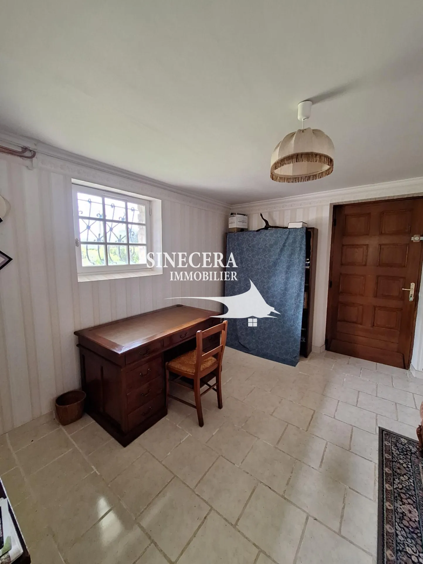 Maison à vendre de 170 m² avec piscine et grand hangar à Bordeilles 