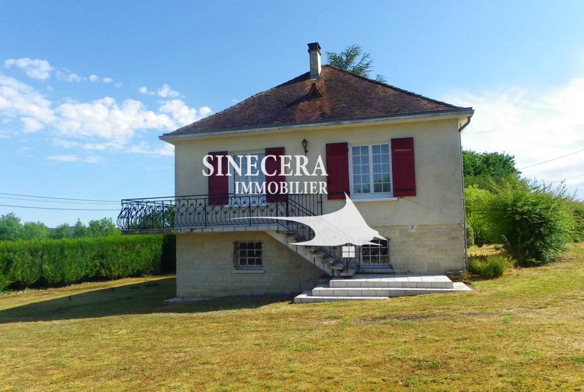 Maison à vendre de 170 m² avec piscine et grand hangar à Bordeilles 
