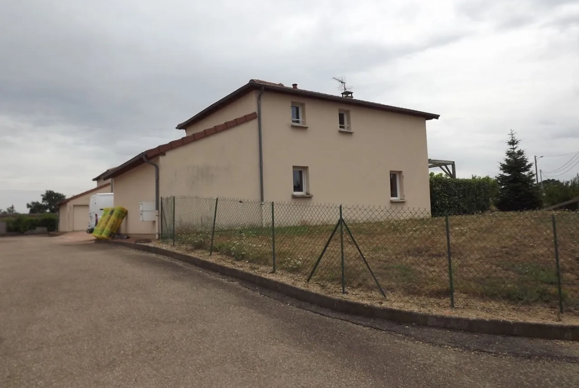 Maison d'environ 85 m² avec jardin privé à Artaix en Saône-et-Loire 