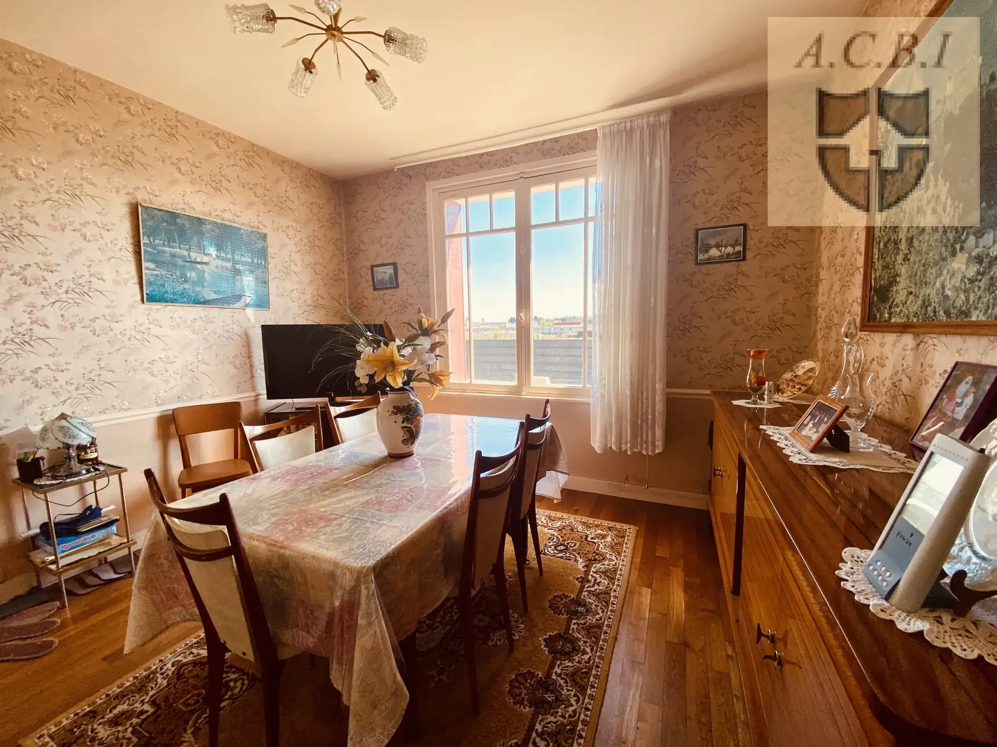 Maison à vendre à Vendôme avec jardin, garage et potentiel de rénovation 