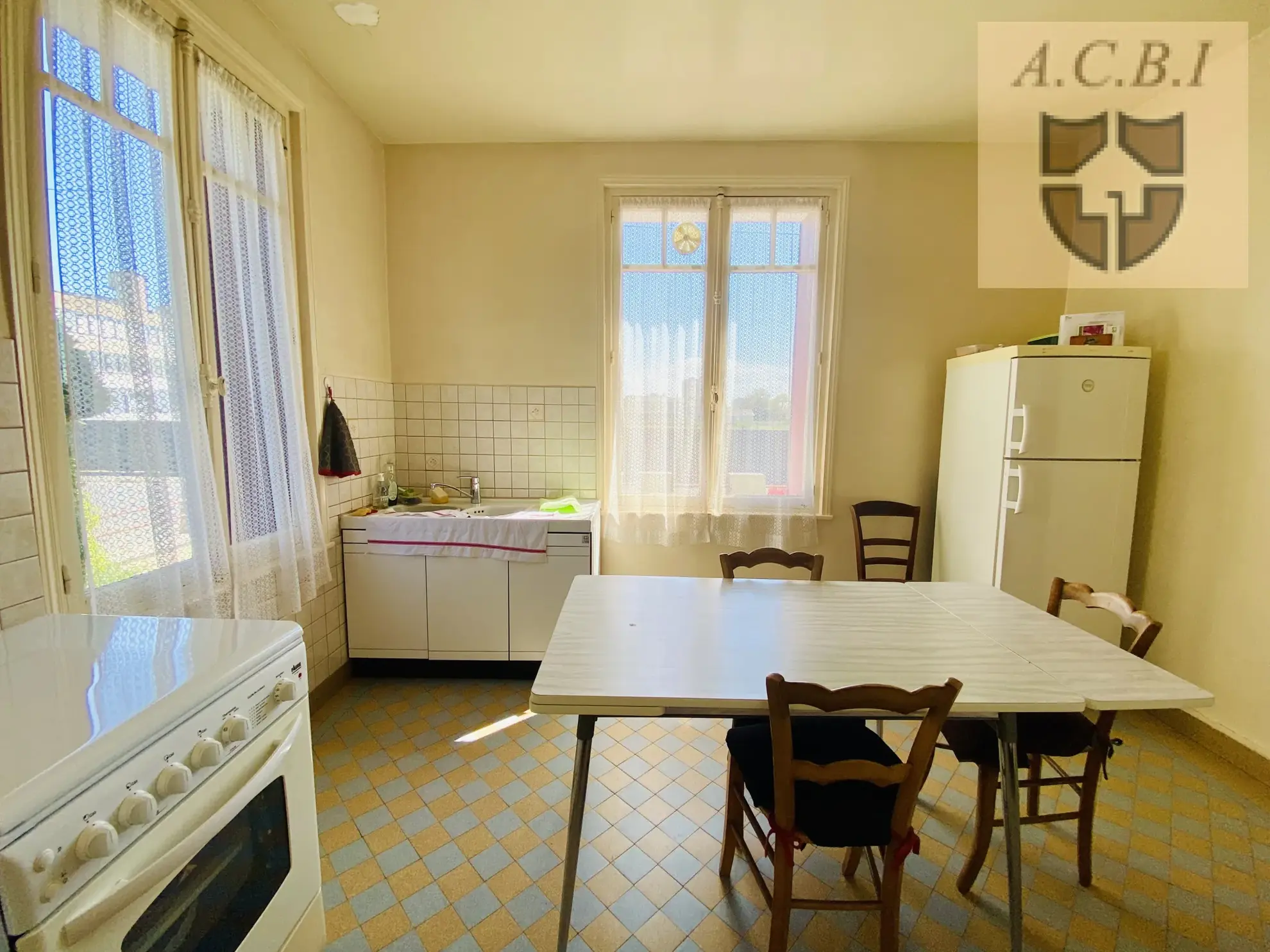 Maison à vendre à Vendôme avec jardin, garage et potentiel de rénovation 