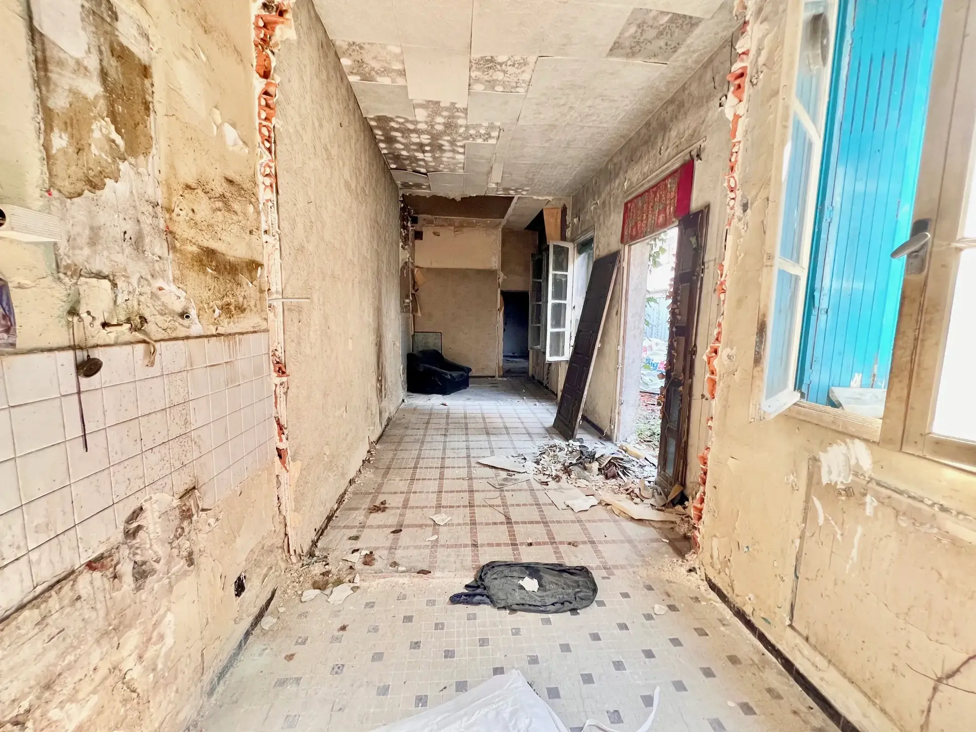 Immeuble à rénover à Tarbes – Opportunité d'investissement dans le centre-ville 