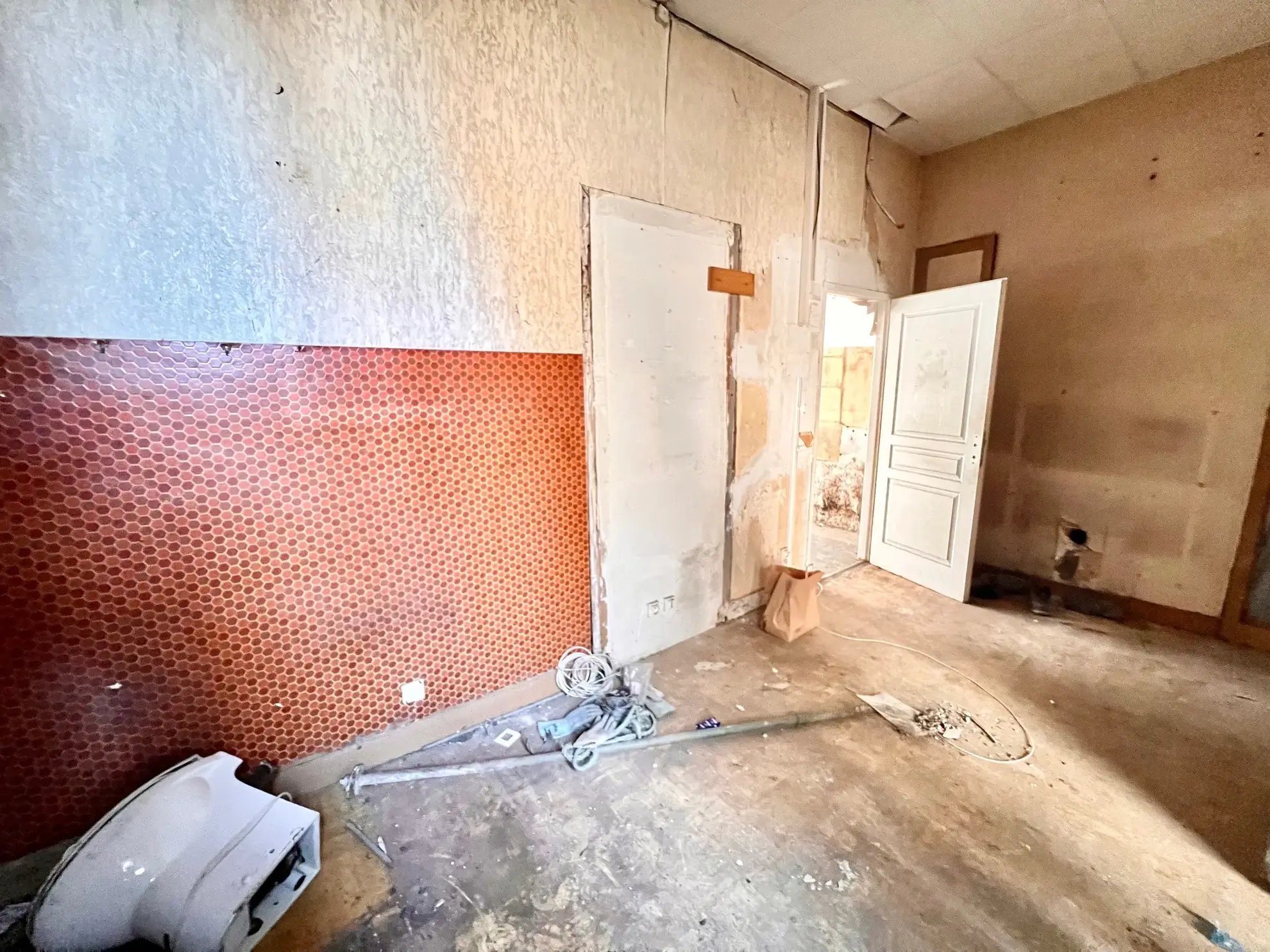 Immeuble à rénover à Tarbes – Opportunité d'investissement dans le centre-ville 