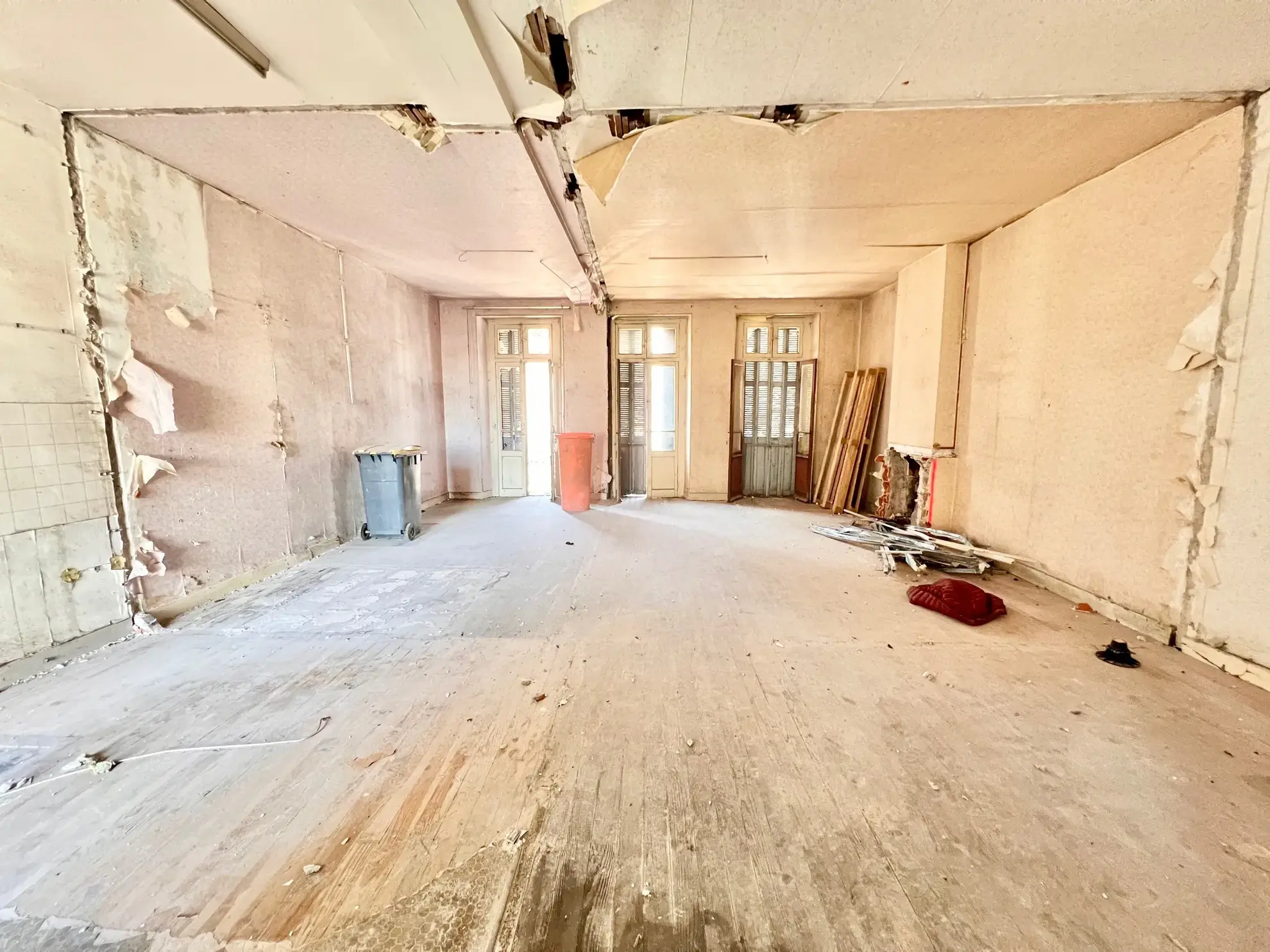 Immeuble à rénover à Tarbes – Opportunité d'investissement dans le centre-ville 