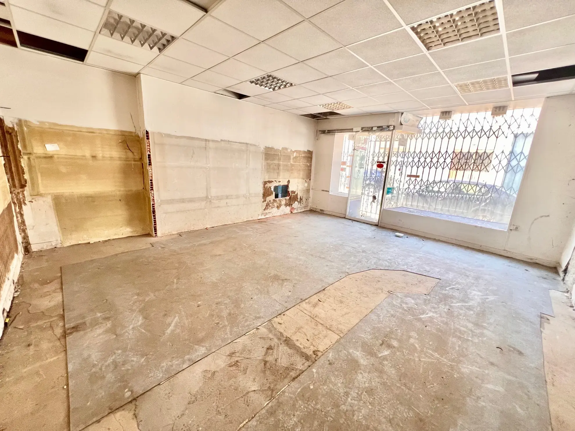 Immeuble à rénover à Tarbes – Opportunité d'investissement dans le centre-ville 