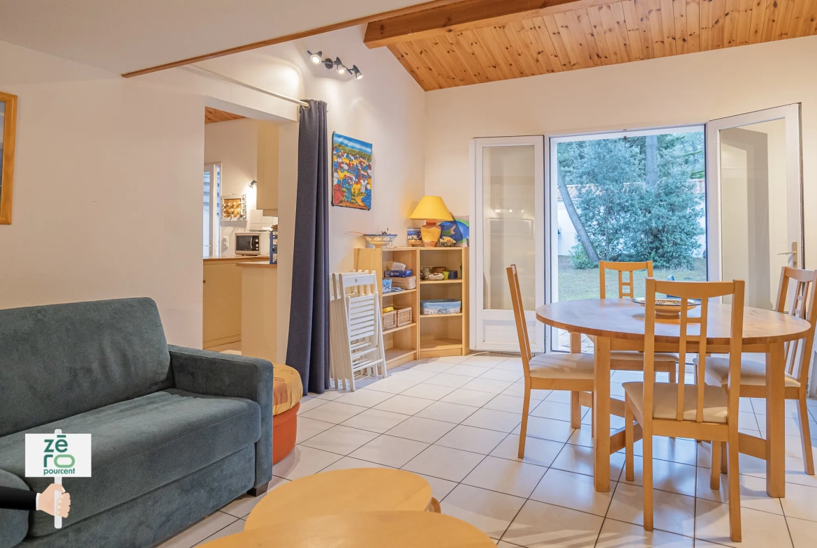 Maison à vendre à 800 mètres de la plage des Conches à Longeville-sur-mer 