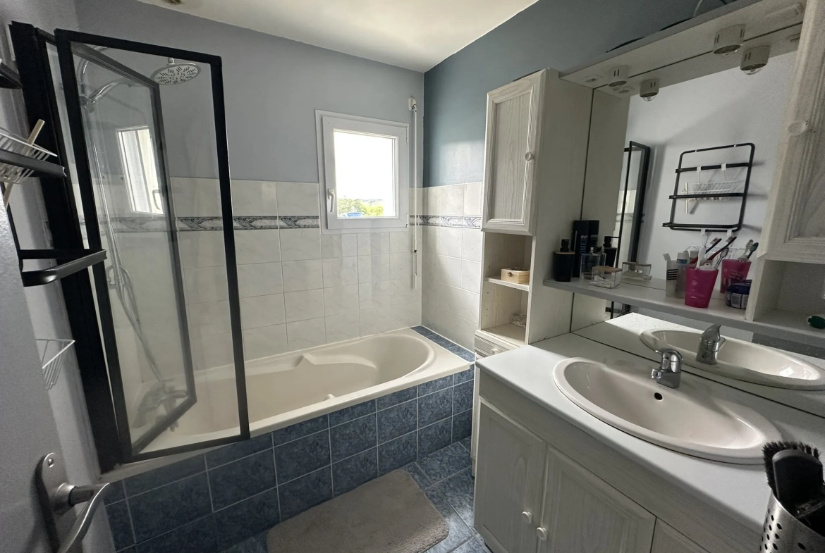 Maison à vendre à Baud - 3 chambres, garage et terrain de 429 m² 