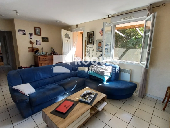 Maison de plain-pied à Creissels avec vue imprenable et jardin de 591 m²