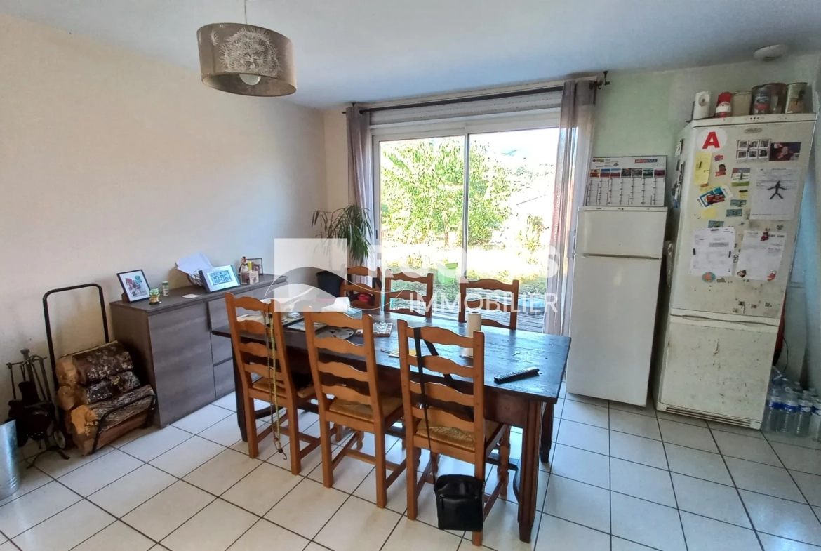 Maison de plain-pied à Creissels avec vue imprenable et jardin de 591 m² 