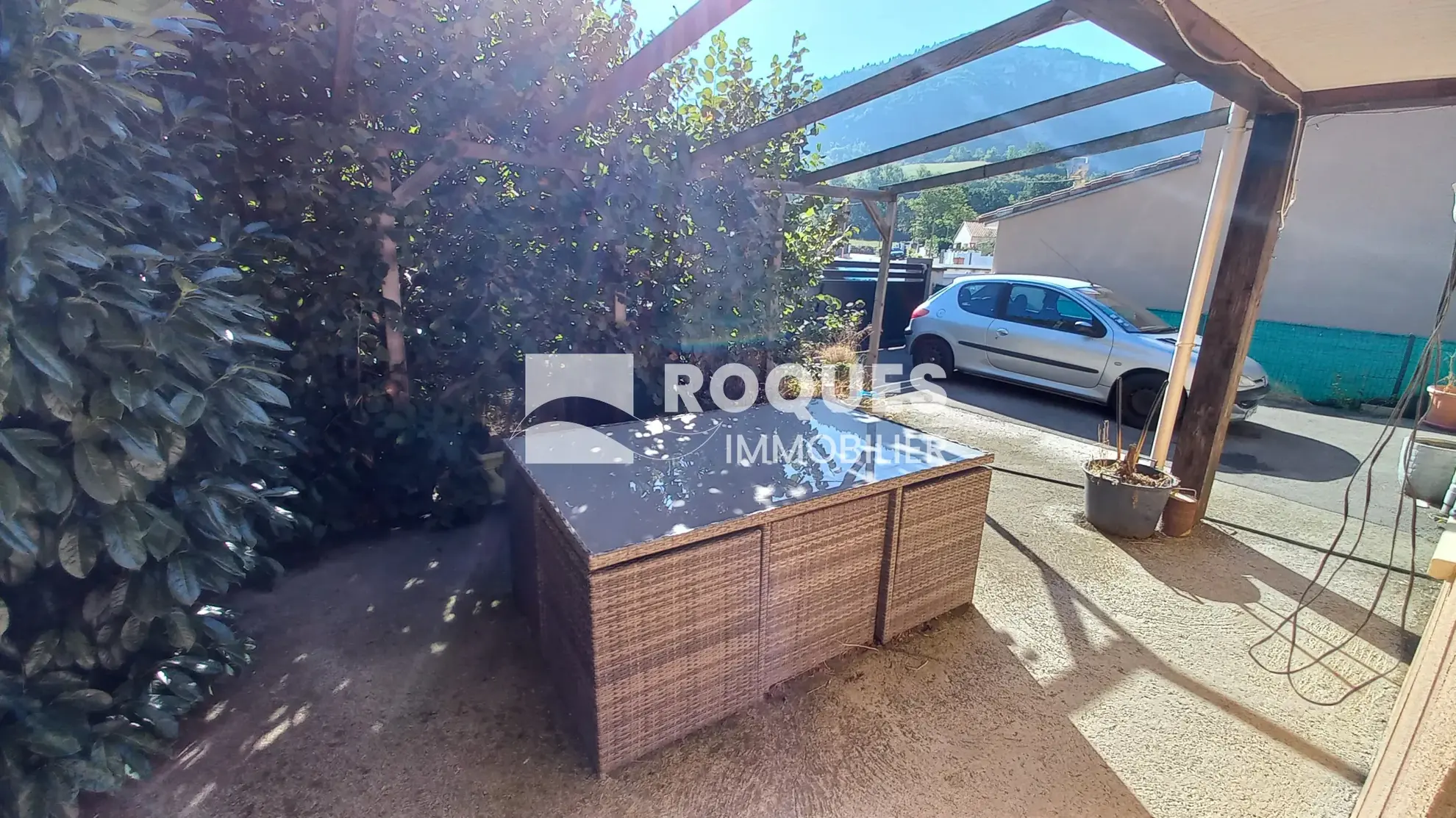 Maison de plain-pied à Creissels avec vue imprenable et jardin de 591 m² 