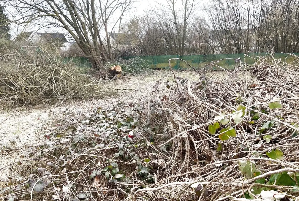 Terrain constructible de 242 m² à Jeumont proche centre et écoles 
