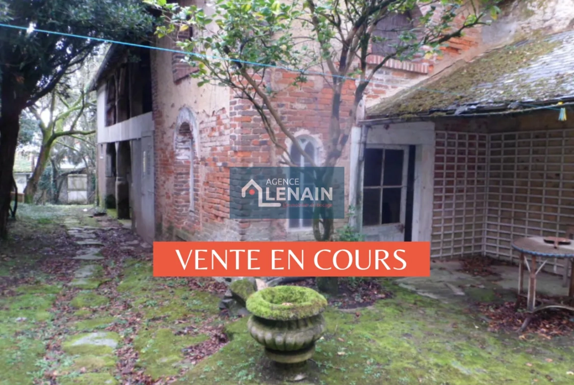 Maison de ville à Cerizay avec grand terrain et dépendance, idéal rénovation 
