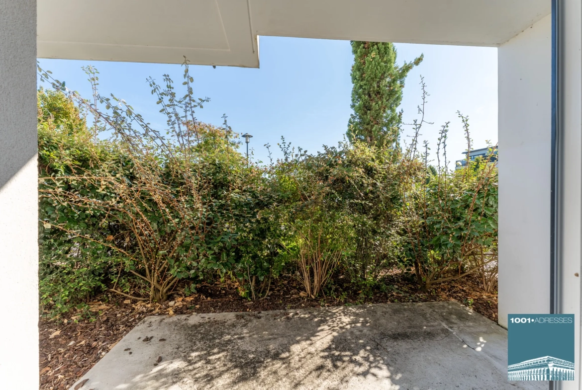 Appartement T2 à Parempuyre avec terrasse et parking sécurisé au centre-ville 