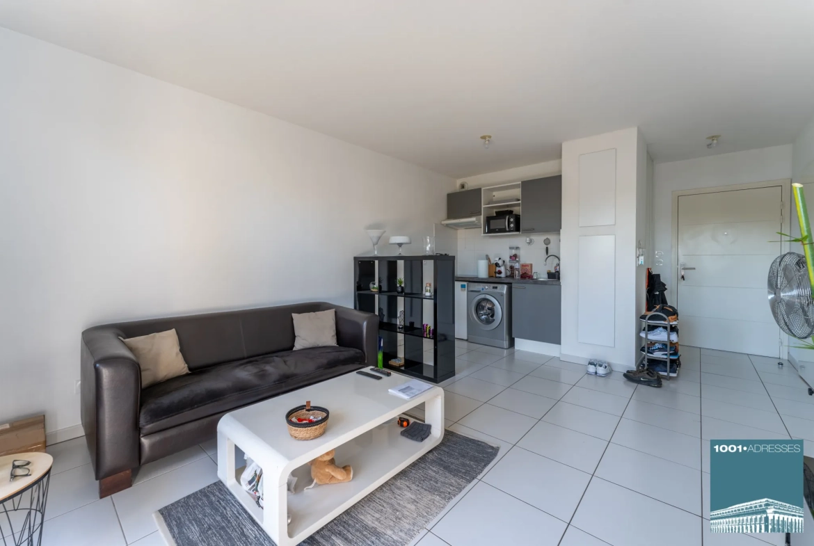 Appartement T2 à Parempuyre avec terrasse et parking sécurisé au centre-ville 