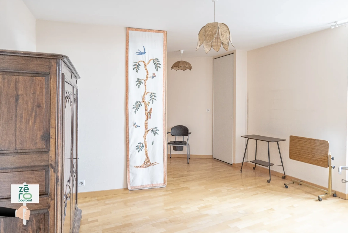 Appartement de 115 m² dans le centre de Luçon avec potentiel divisible 
