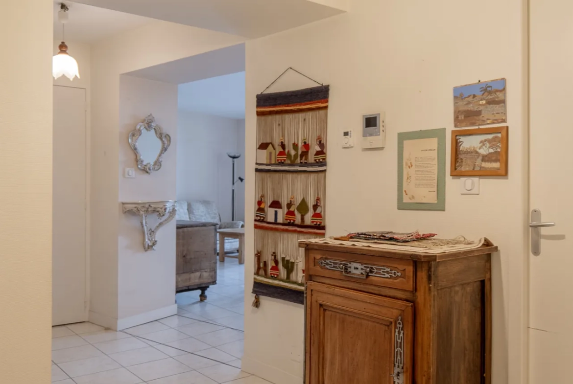 Appartement de 115 m² dans le centre de Luçon avec potentiel divisible 