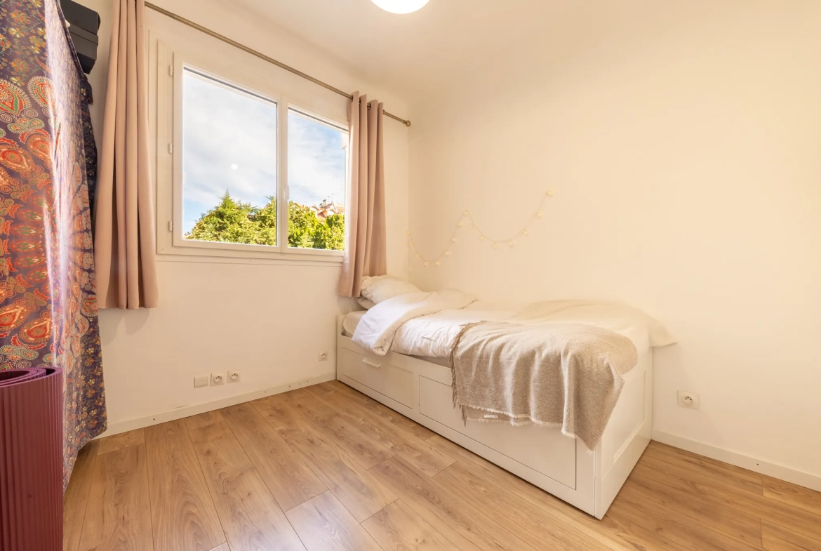 Appartement 3 pièces rénové avec terrasse et parking à Nice, secteur Parc Impérial 