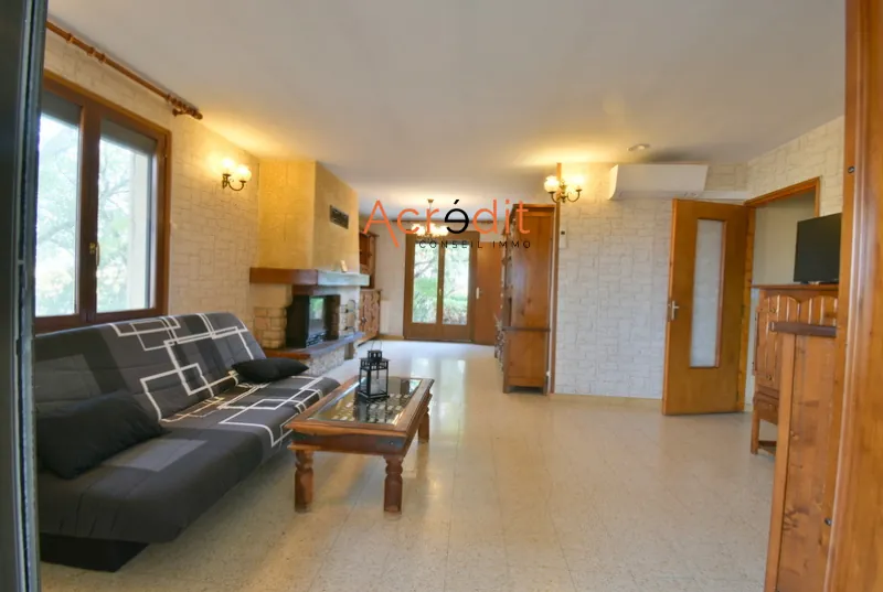 Maison à vendre au Pouget avec 3 chambres, véranda et vue panoramique - Opportunité à ne pas manquer 
