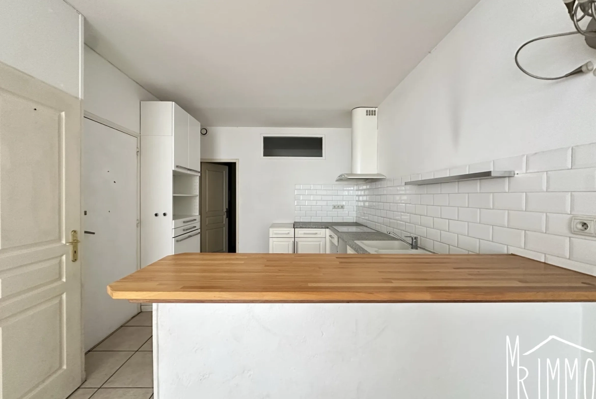 Appartement T4 de 97 m² à vendre au centre de Montpellier avec parking privé 