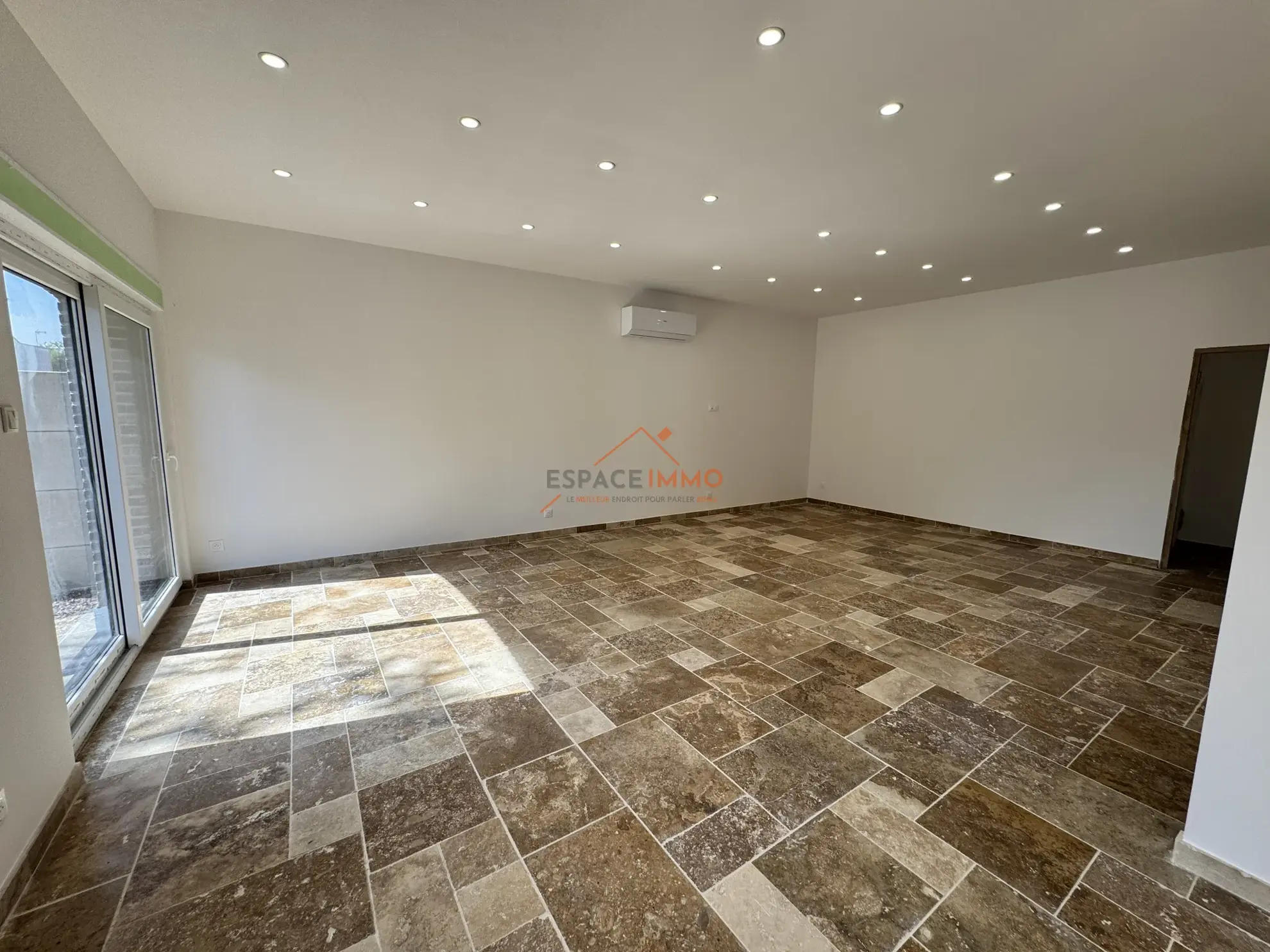 Pavillon neuf à Beuvrages avec 2 chambres, environnement calme et proche commodités 