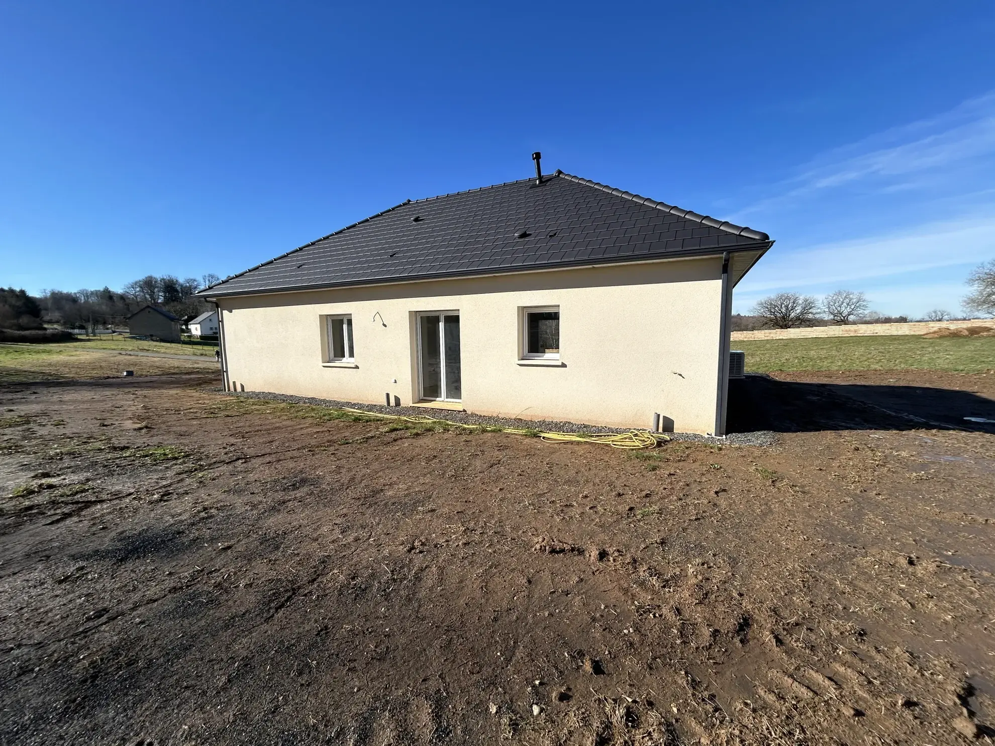 Maison neuve avec vue dégagée à Seilhac, Corrèze – 3 chambres, garage, accessible PMR 