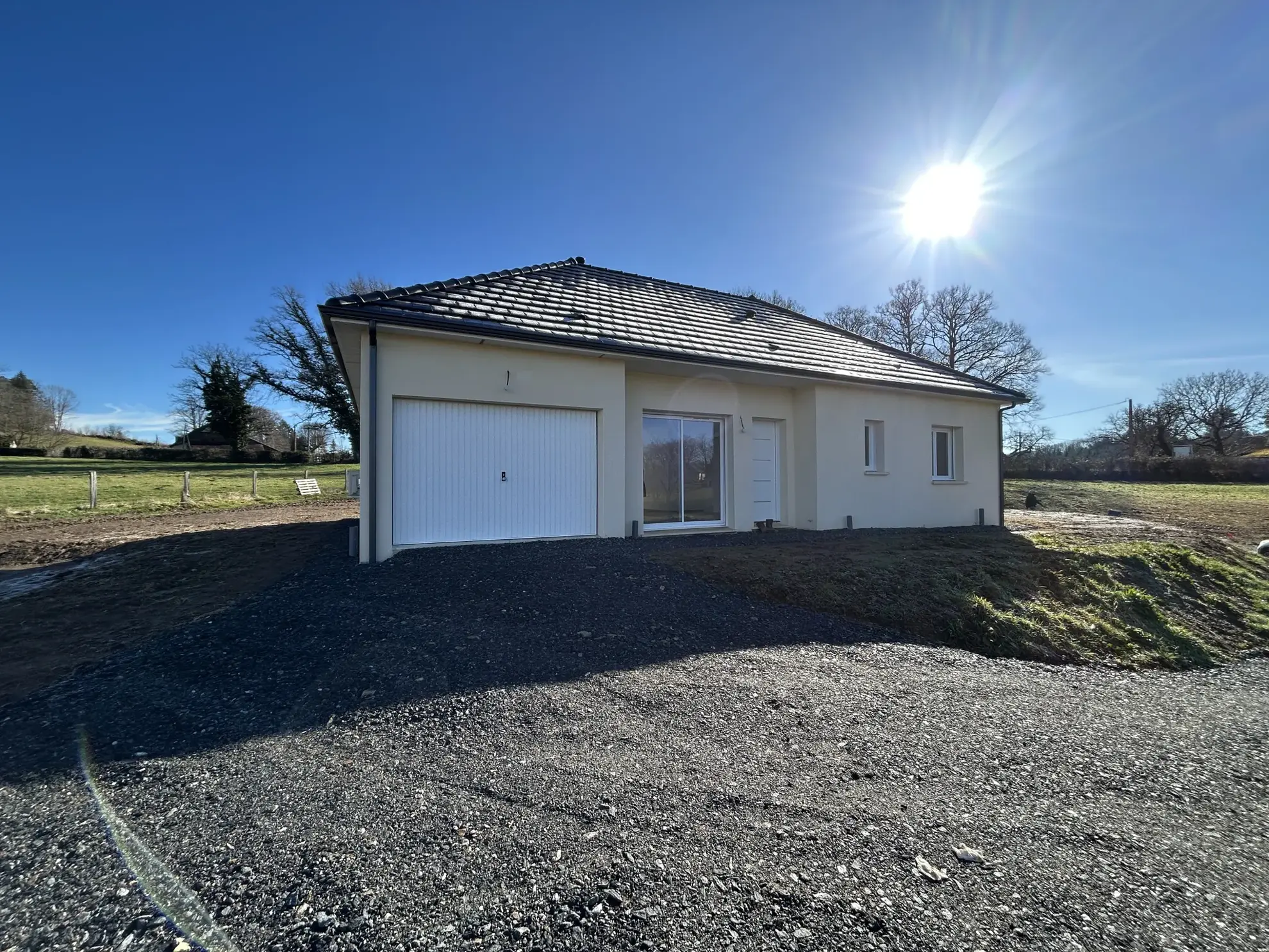 Maison neuve avec vue dégagée à Seilhac, Corrèze – 3 chambres, garage, accessible PMR 