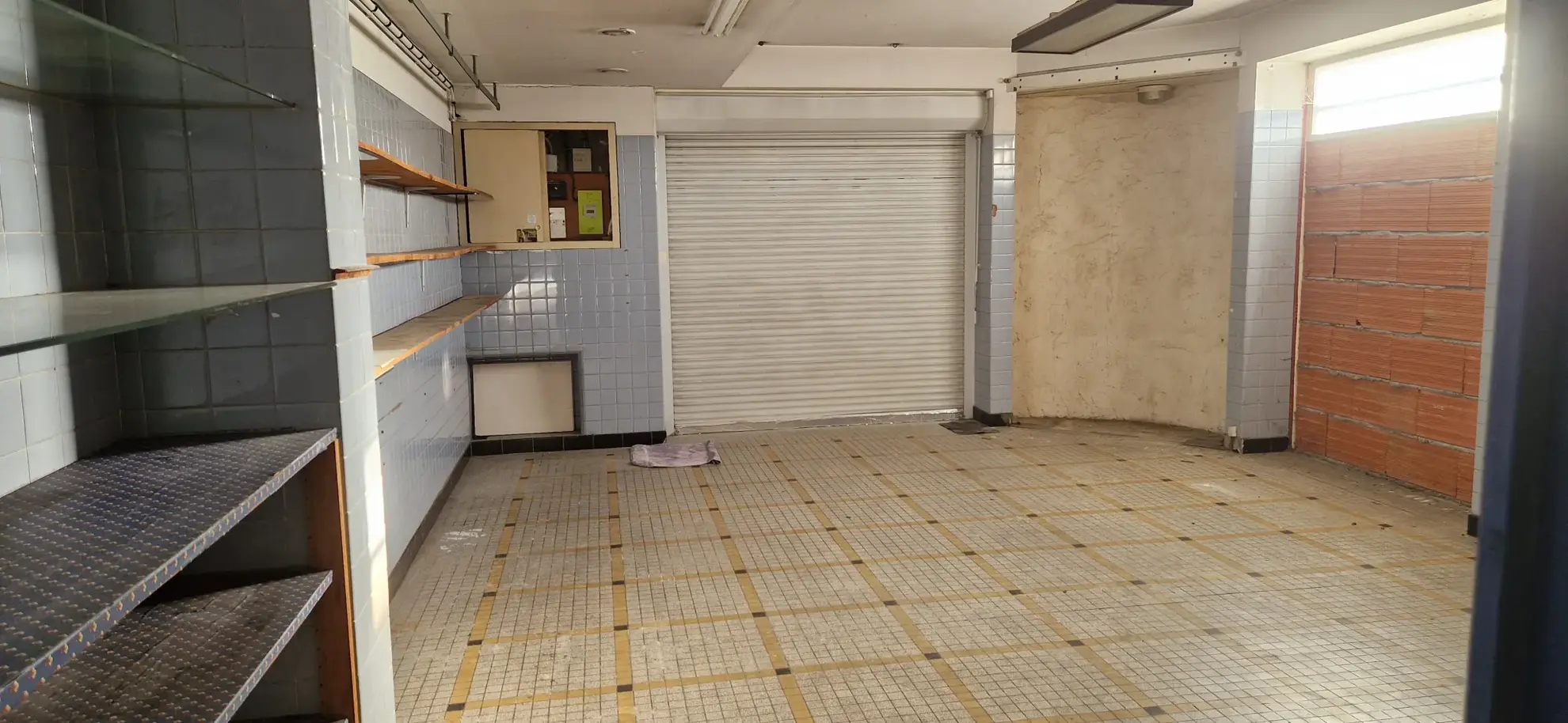 Charmante maison ancienne en pierre avec grand garage et jardin à Macau 