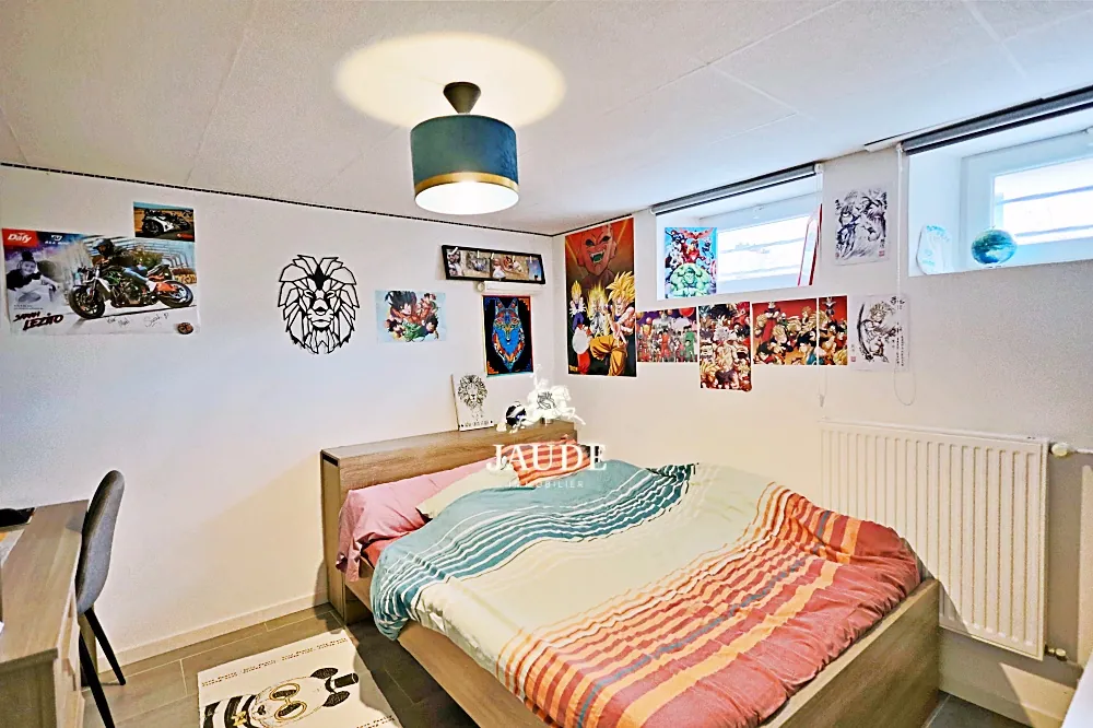 Appartement à vendre à Riom : maison mitoyenne avec piscine et jardin clos 