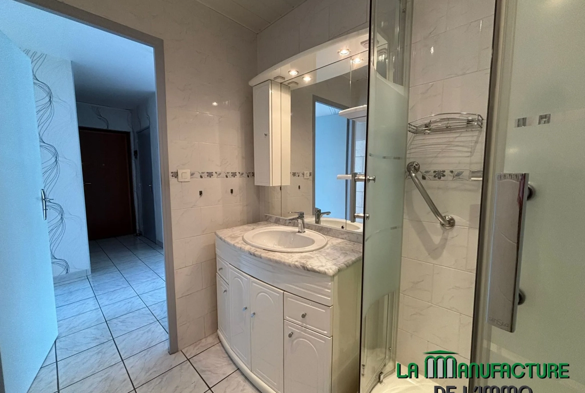 Appartement F3 traversant à Saint-Étienne secteur Bergson 