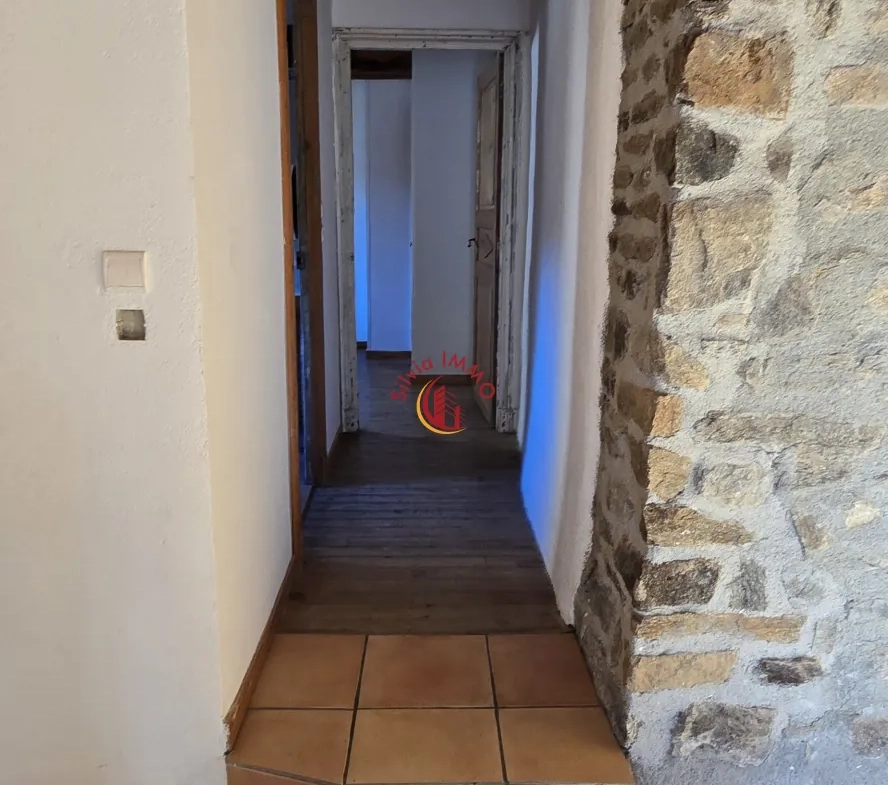 Maison de village à rafraîchir à Cassagnes - Opportunité à saisir 