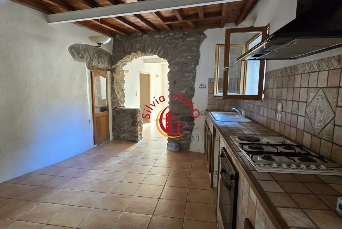 Maison de village à rafraîchir à Cassagnes - Opportunité à saisir 