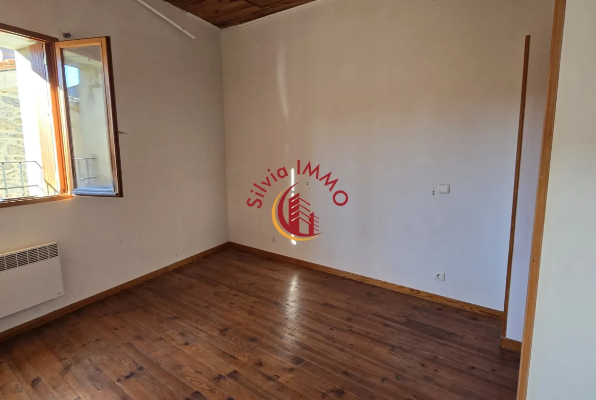 Maison de village à rafraîchir à Cassagnes - Opportunité à saisir 