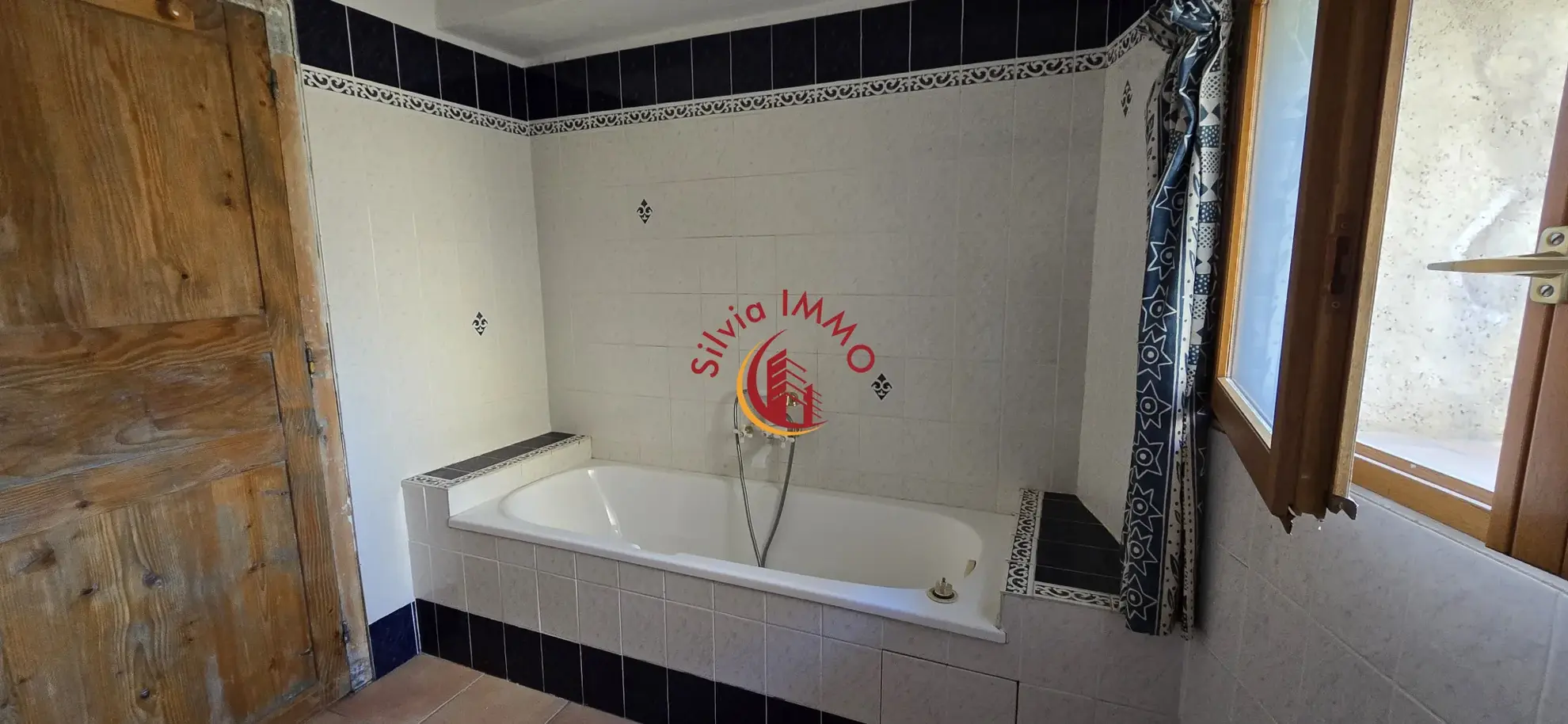 Maison de village à rafraîchir à Cassagnes - Opportunité à saisir 