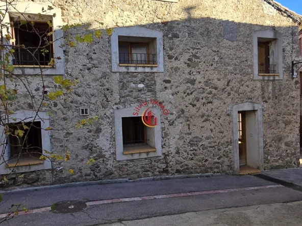 Maison de village à rafraîchir à Cassagnes - Opportunité à saisir