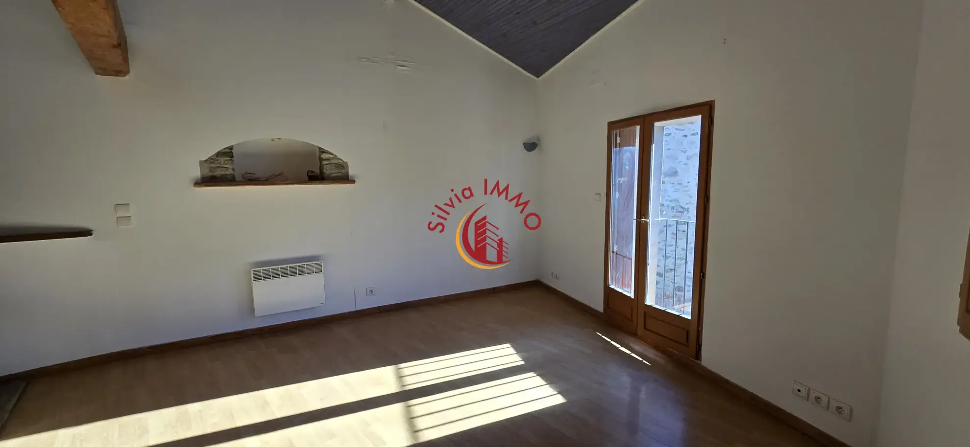 Maison de village à rafraîchir à Cassagnes - Opportunité à saisir 