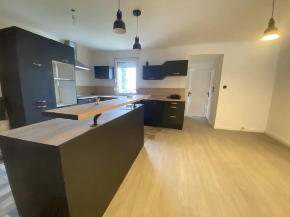 Maison F6 avec terrasse et dépendance à Creutzwald, 149 m², terrain 325 m²