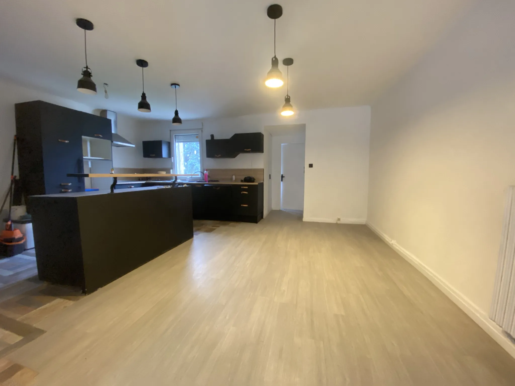 Maison F6 avec terrasse et dépendance à Creutzwald, 149 m², terrain 325 m² 