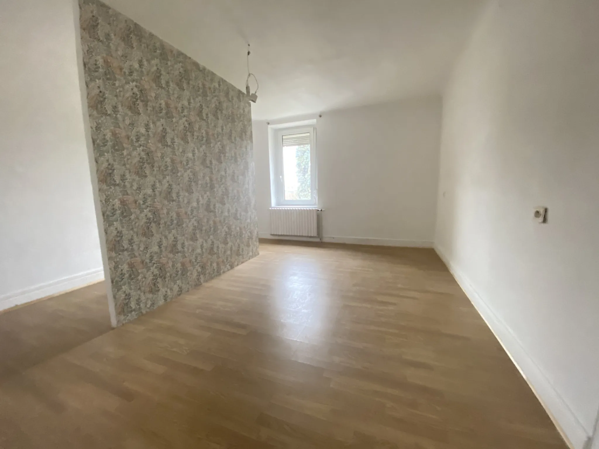 Maison F6 avec terrasse et dépendance à Creutzwald, 149 m², terrain 325 m² 