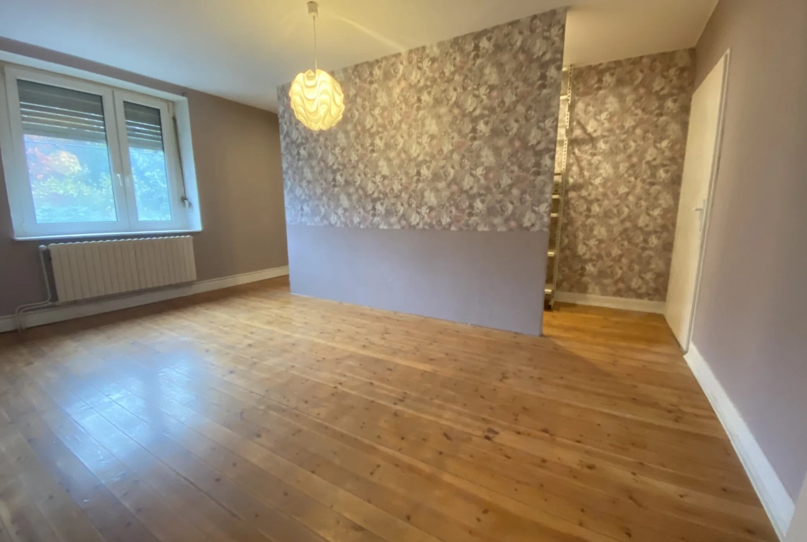 Maison F6 avec terrasse et dépendance à Creutzwald, 149 m², terrain 325 m² 