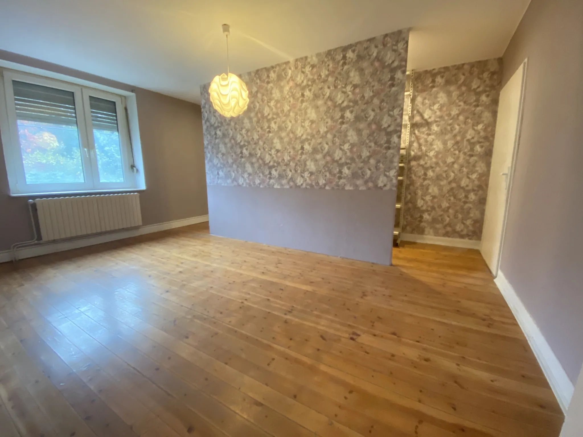 Maison F6 avec terrasse et dépendance à Creutzwald, 149 m², terrain 325 m² 