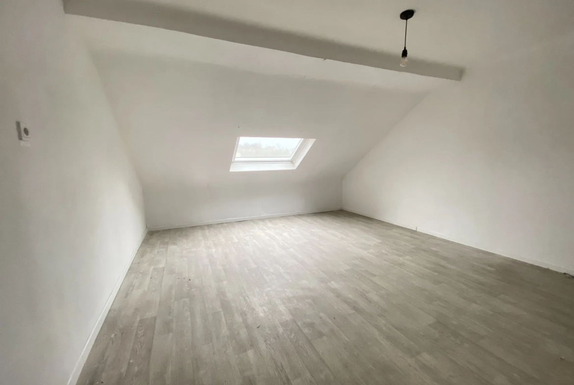 Maison F6 avec terrasse et dépendance à Creutzwald, 149 m², terrain 325 m² 