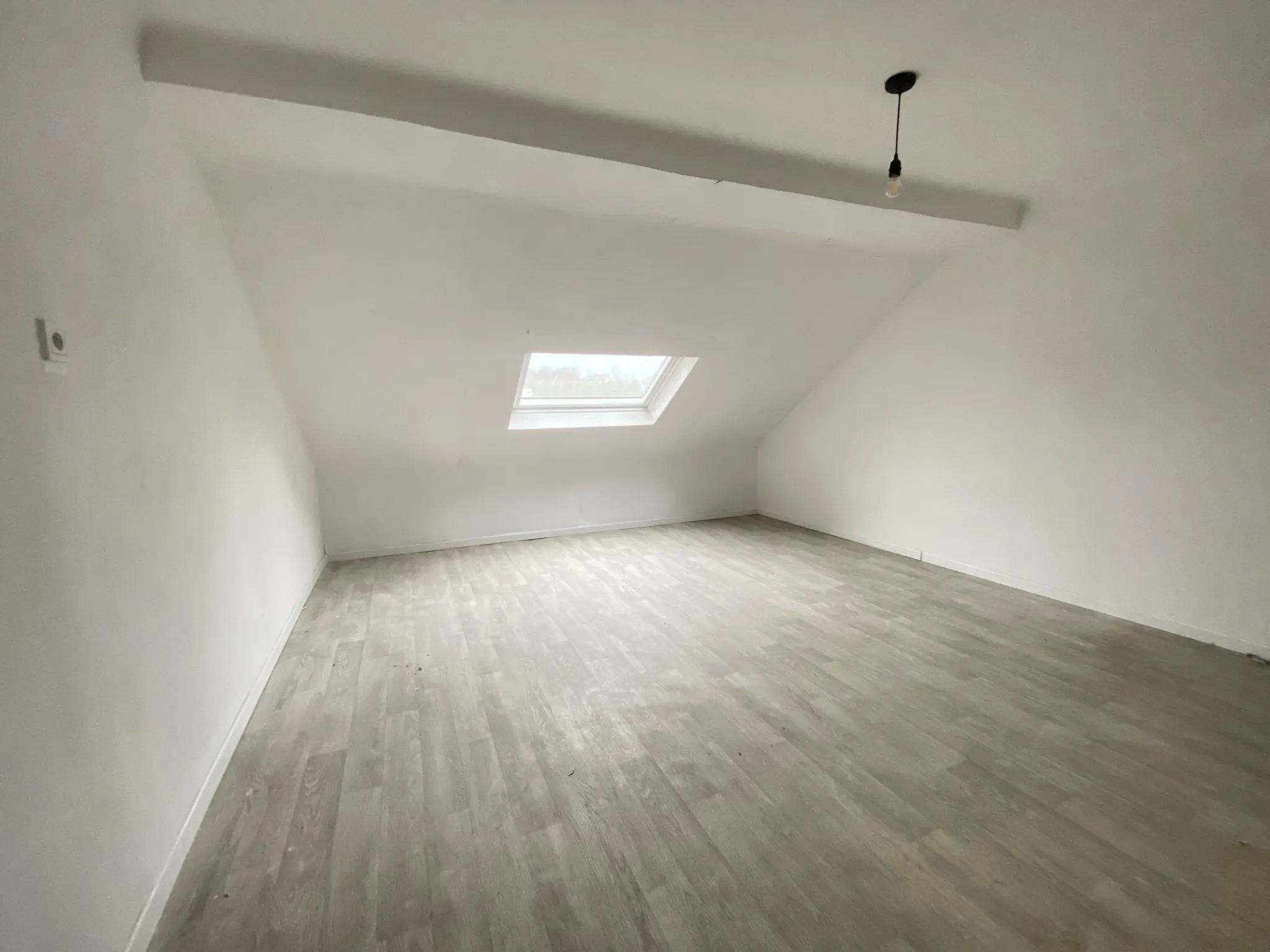 Maison F6 avec terrasse et dépendance à Creutzwald, 149 m², terrain 325 m² 