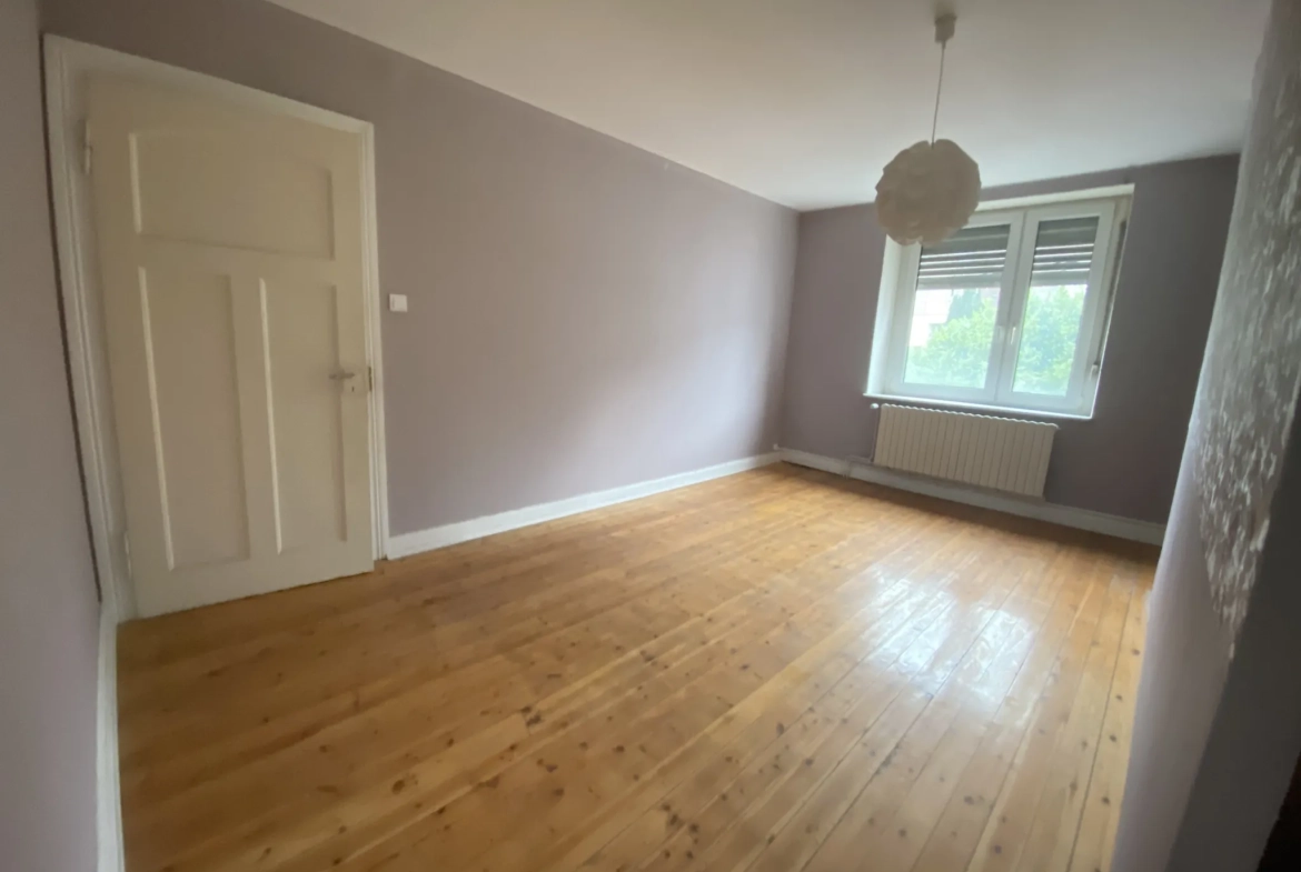 Maison F6 avec terrasse et dépendance à Creutzwald, 149 m², terrain 325 m² 