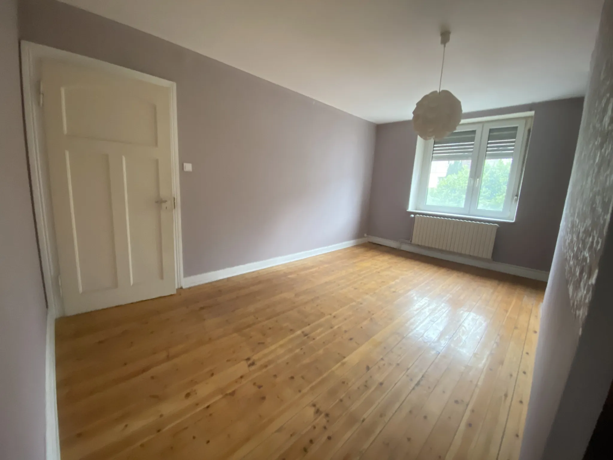 Maison F6 avec terrasse et dépendance à Creutzwald, 149 m², terrain 325 m² 
