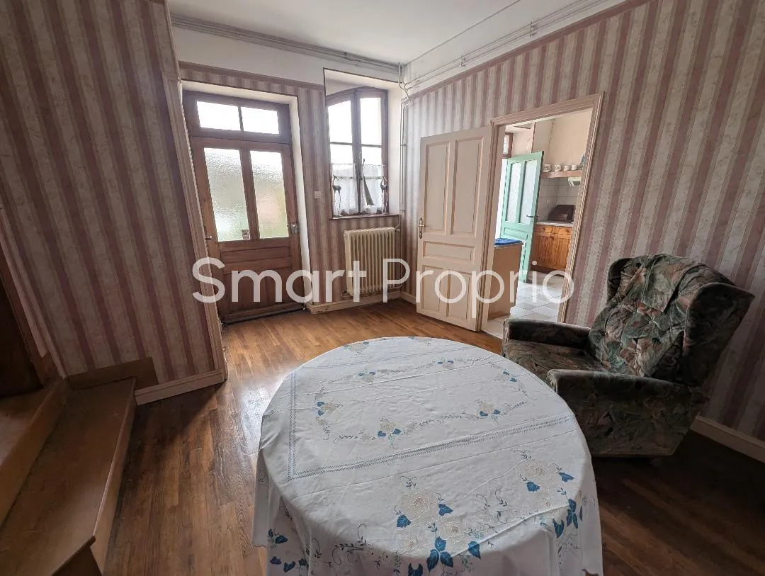 Maison spacieuse avec terrain constructible à Uzerche 
