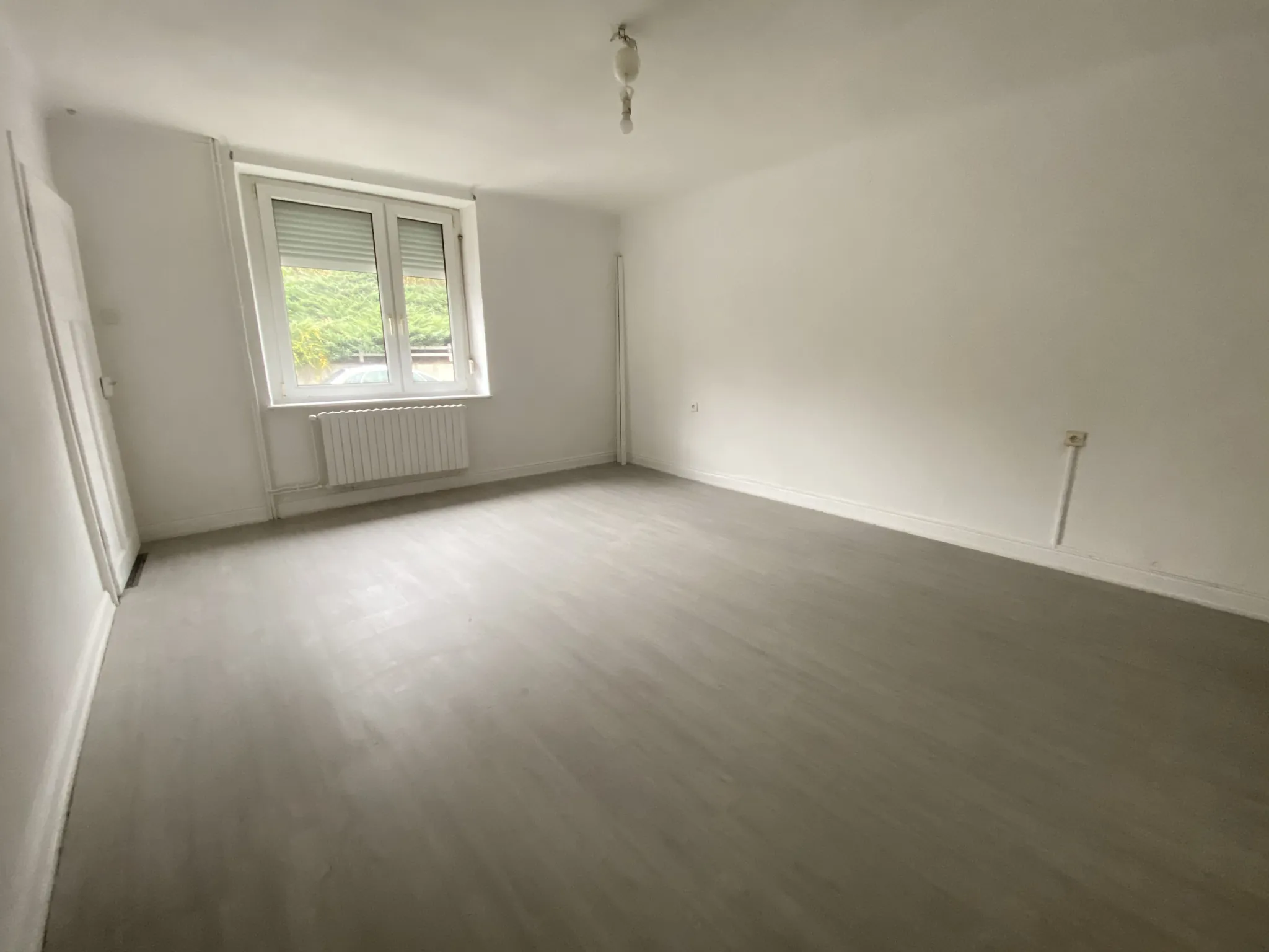 Maison F6 avec terrasse et dépendance à Creutzwald, 149 m², terrain 325 m² 
