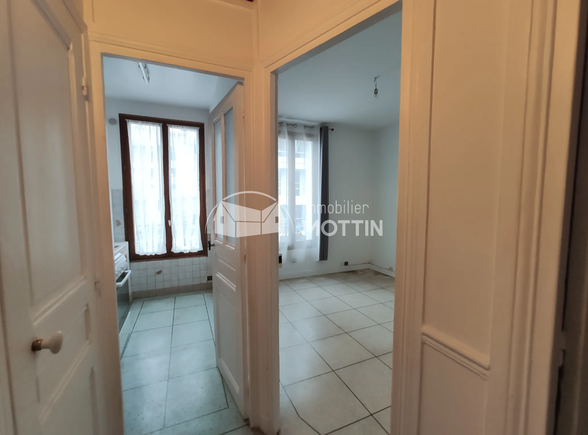 Appartement F2 de 30 m² à Ivry-sur-Seine proche transports et jardin 