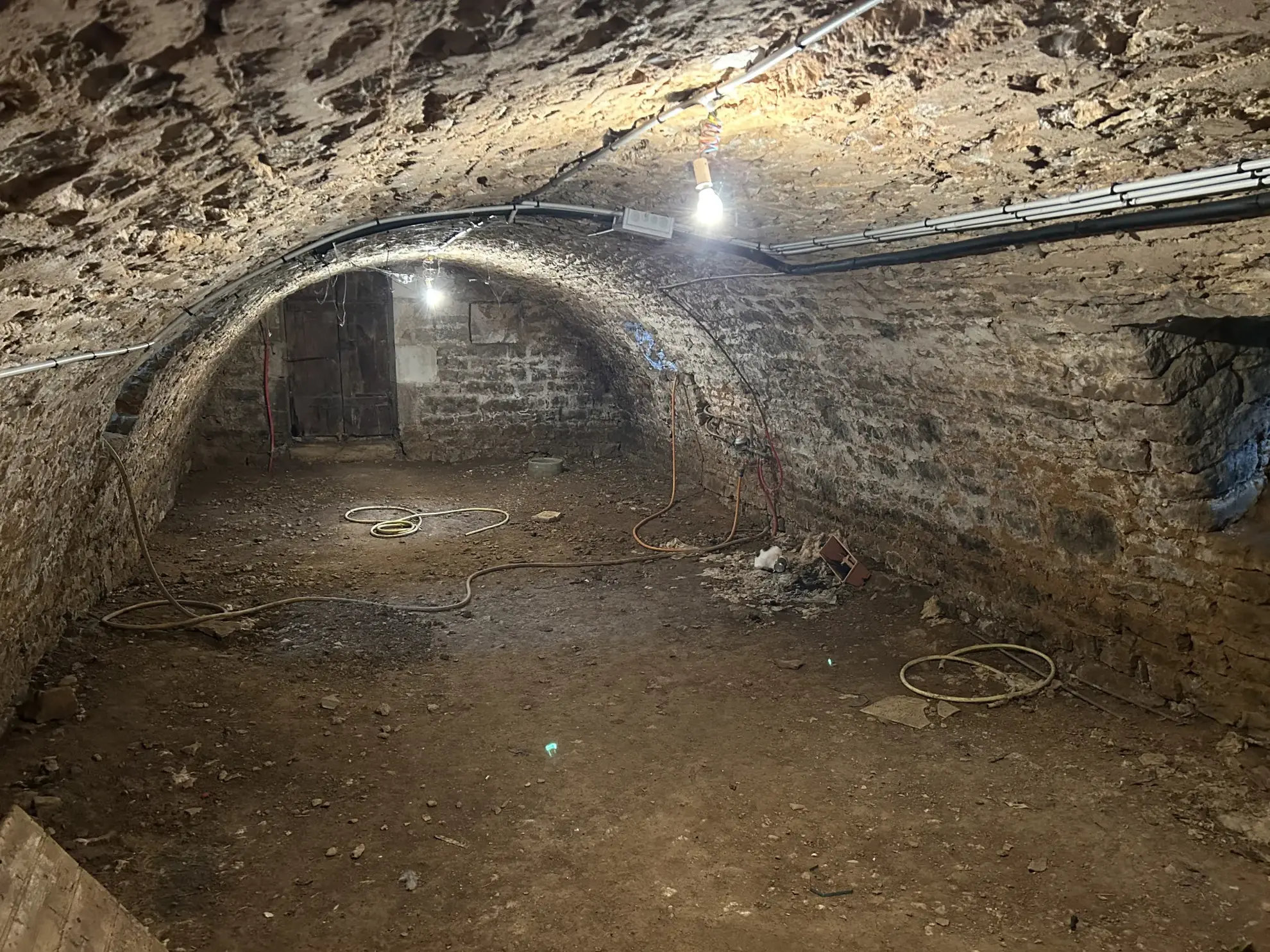Très belle propriété avec gîte, dépendances et grandes pièces près du Morvan à Varzy 